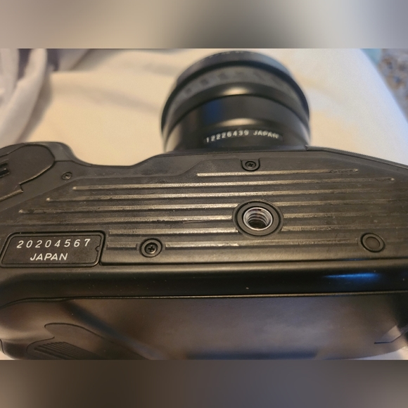 Minolta Maxxum 9xi - Picture 2 of 5